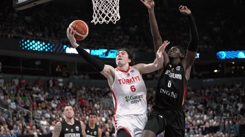 A Milli Basketbol Takımı'na Futbol Dünyasından Coşkulu Tebrik!