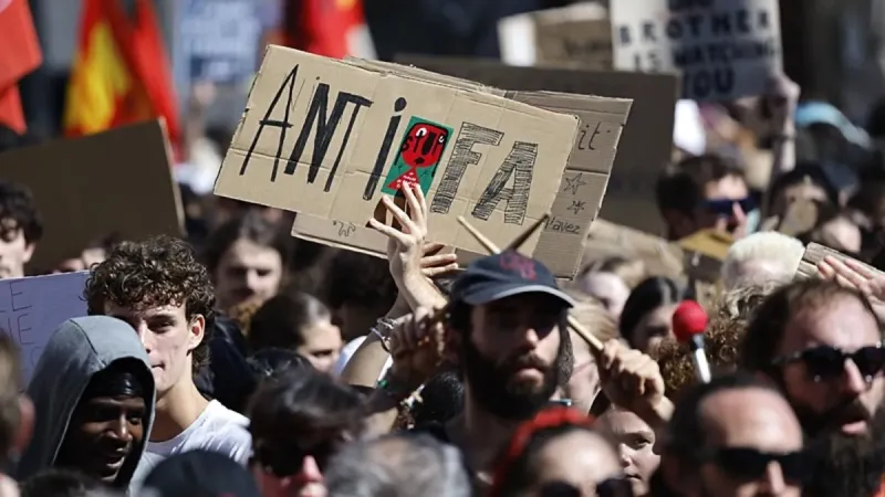 Trump'tan Şok Karar: Antifa Terör Örgütü İlan Edildi!