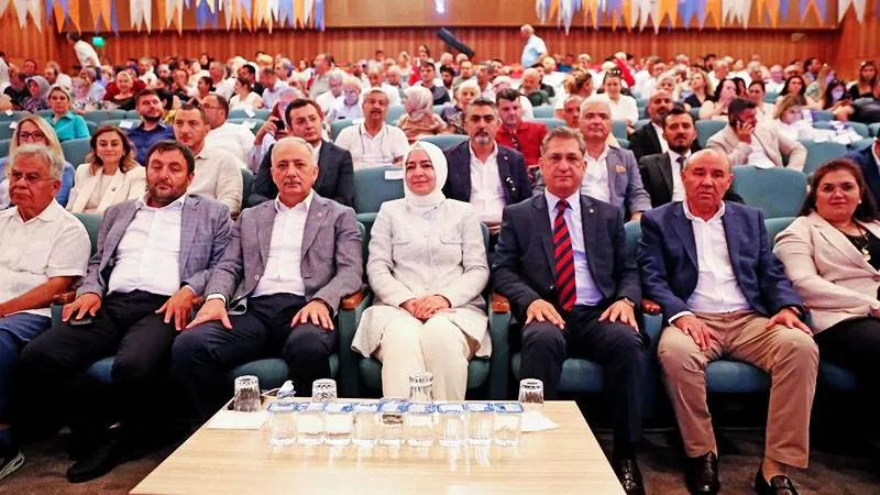 AKP'li vekilden AKP il başkanına: Eğer birilerinden korkunuz varsa evde karınızın yanına oturun