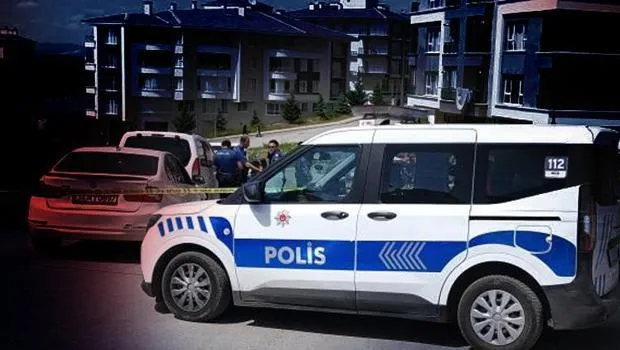 Asistan doktor evinde ölü bulundu