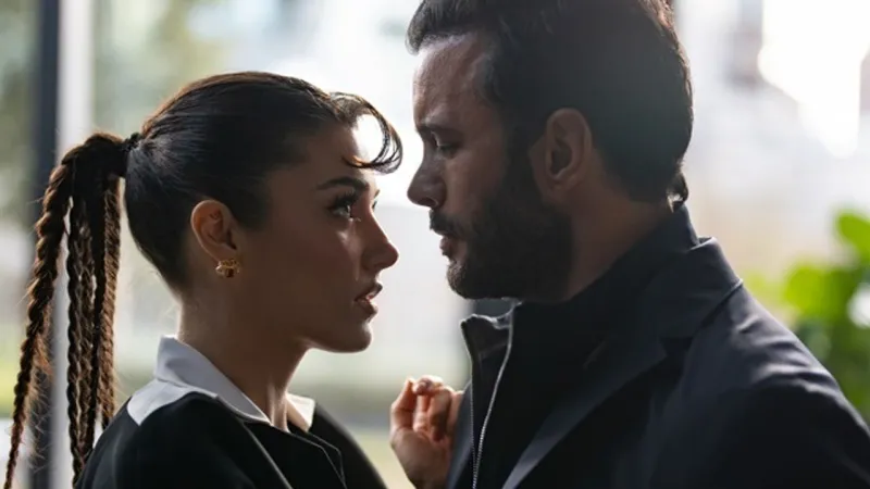 Aşkı Hatırla: Hande Erçel ve Barış Arduç'tan Romantik Sürpriz!