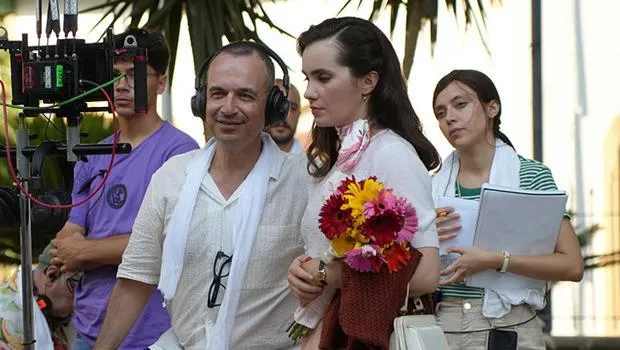 Ayşe Tatile Çıktı Filmi: İlk Set Fotoğrafları Yayınlandı!