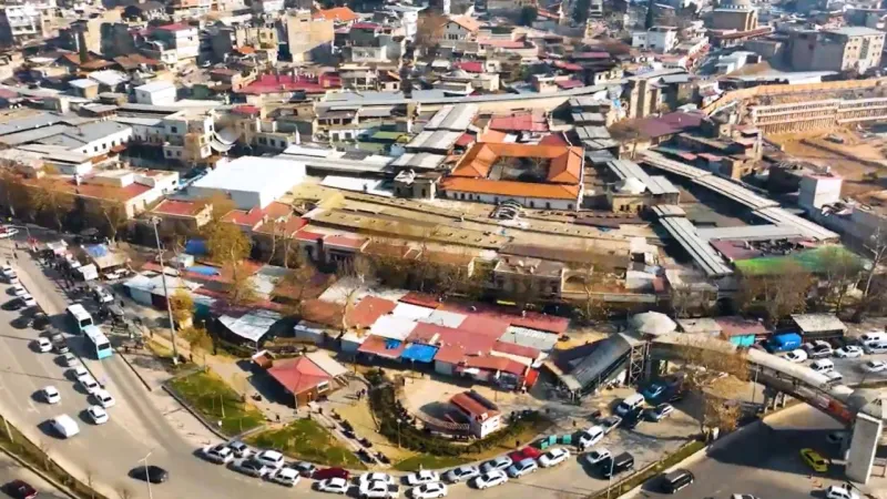 Bakan Kurum, Kahramanmaraş'ta restorasyonu süren Tarihi Kapalı Çarşı'nın görüntülerini paylaştı