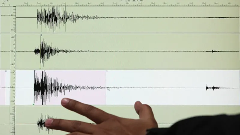 Balıkesir'de Korkutan Deprem! Sındırgı Sallandı!
