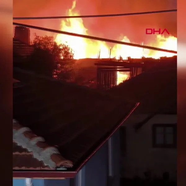 Ankara'da Korkunç Yangın! 5 Ev Kül Oldu: İşte Son Durum