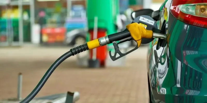 Benzin ve motorine zam geldi mi?