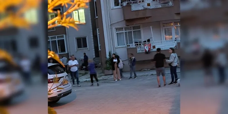 Flaş Haber: Cam Silen Kadın 2. Kattan Düşerek Hayatını Kaybetti!