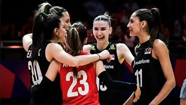 Canlı Anlatım: Türkiye - Polonya | Filenin Sultanları FIVB Milletler Ligi'nde seri peşinde