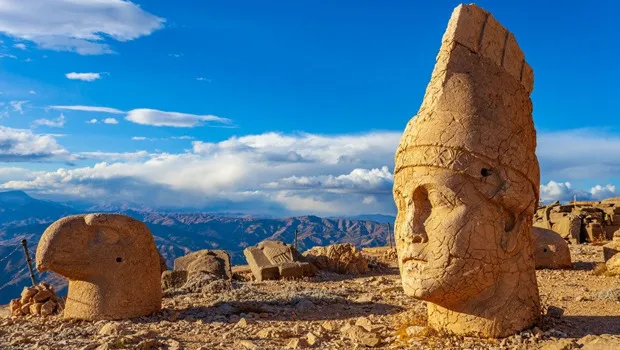 Nemrut Dağı CNN'de: Dünyanın En Etkileyici Zirvesi!