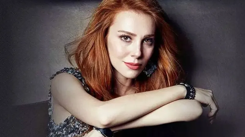 Elçin Sangu isyan etti! 'Çaresizce yanmayı bekliyoruz'