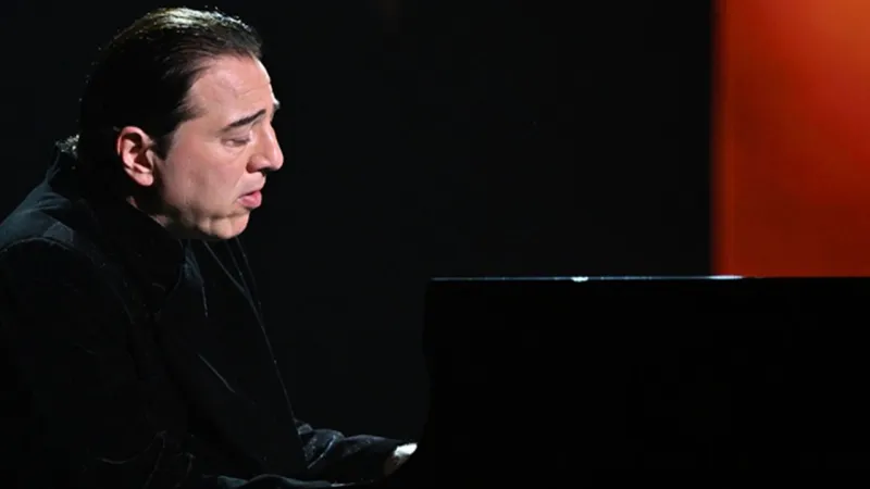 Fazıl Say isyanda: 'Hepsi israil yanlısı, utanıyorum'
