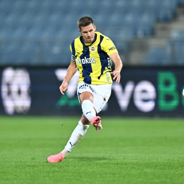 Fenerbahçe'ye geri dönüyor!