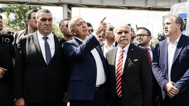 Gürsel Tekin: Binanın iki katını Özgür Özel'e tahsis ederiz; hem Özel hem Kılıçdaroğlu ile temasımız olacak