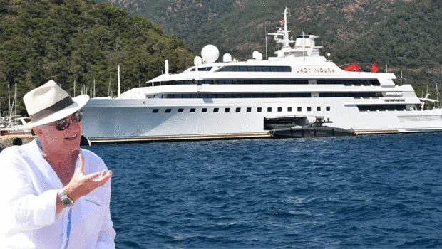Güvertesinde kendi plajı var... Ünlü iş adamının yatı Marmaris'te!