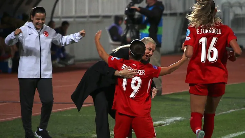 Helal size kızlar! A Milli Kadın Futbol Takımı Kosova'yı rahat geçti