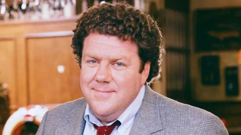 George Wendt Hayatını Kaybetti! Ünlü Oyuncunun Ölümü Şoke Etti!