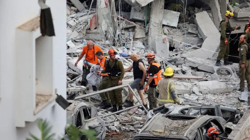 İran İsrail'i Vurdu! 2 Ölü, Sirenler Susmuyor! Son Dakika