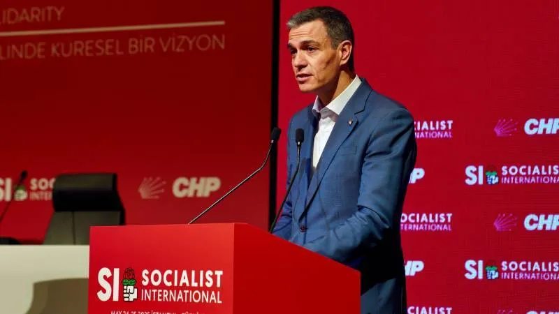 İspanya Başbakanı, CHP ev sahipliğindeki Sosyalist Enternasyonal'de konuştu; İmamoğlu'ndan bahsetmedi: Türkiye'deki yoldaşlarımızın yanındayız