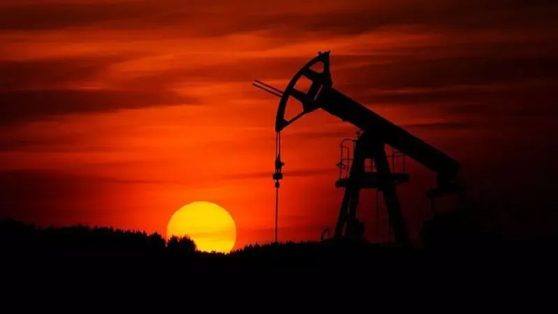 İsrail İran'a Saldırdı! Petrol Fiyatları Rekor Kırdı