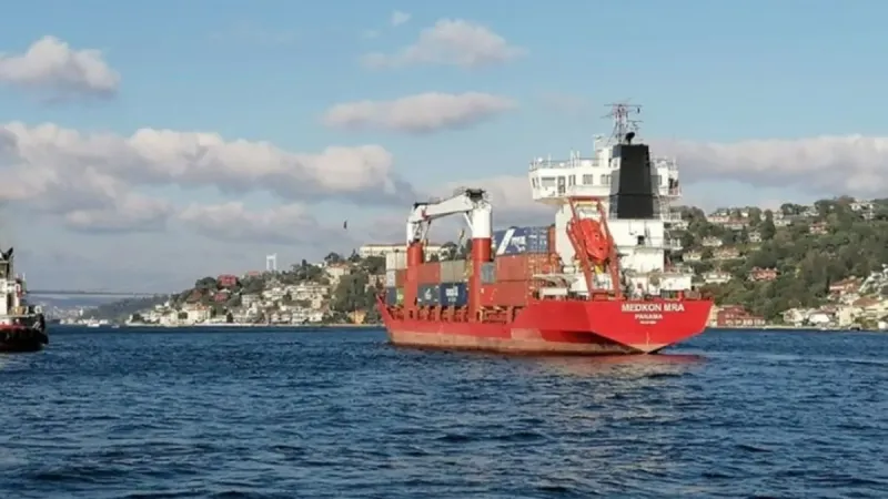 İstanbul Boğazı'nda petrol tankeri arızası: Gemi trafiğine kapatıldı