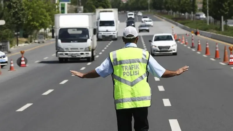 İstanbul'da 29 Ekim provası! Yola çıkacaklar dikkat: Bazı cadde ve yollar trafiğe kapatıldı