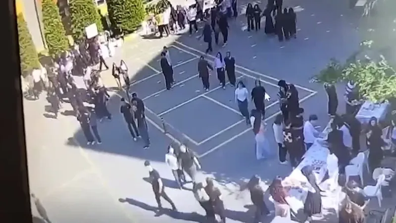 İstanbul’da lise bahçesinde dehşete düşüren olay