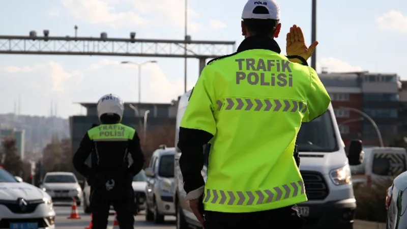 İstanbul'da Şampiyonluk Coşkusu! Hangi Yollar Kapalı? İşte Alternatif Rotalar!