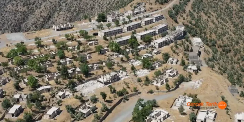 Türkiye'deki İtalyan Köyü: Hayalet Şehir Kaderine Terk Edildi!
