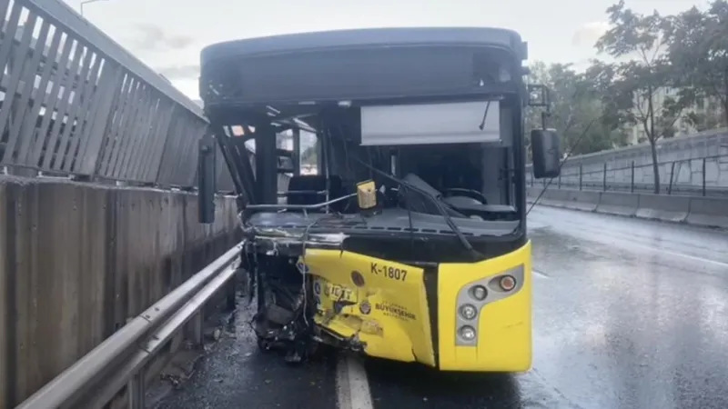 Kadıköy'de Alkol Dehşeti: İETT Şoförü Kaza Yaptı!