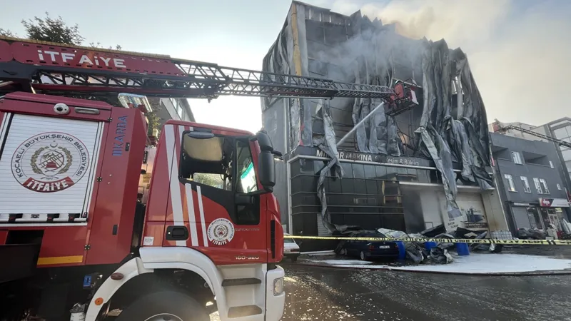 Kocaeli'nde depo yangını! 6 kişi hayatını kaybetti