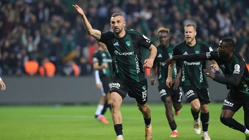 Kocaelispor sahasında Alanyaspor'u 2-0 yendi