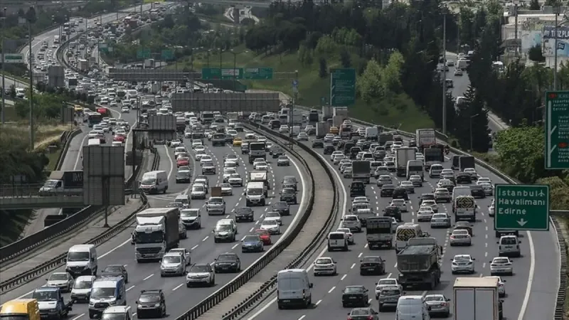Kurban Bayramı'nda otoyollarda geçiş çılgınlığı! 16.3 milyon araç otoyolları kullandı