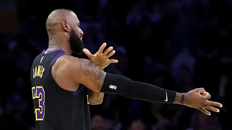 LeBron James'in rekor kırdığı maçı Lakers rahat kazandı