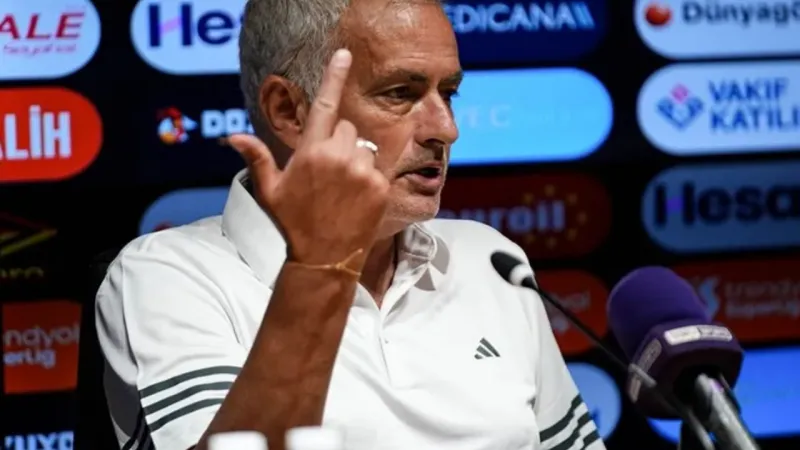 Mourinho Göztepe maçının analizini yaptı: Suçlu kim?