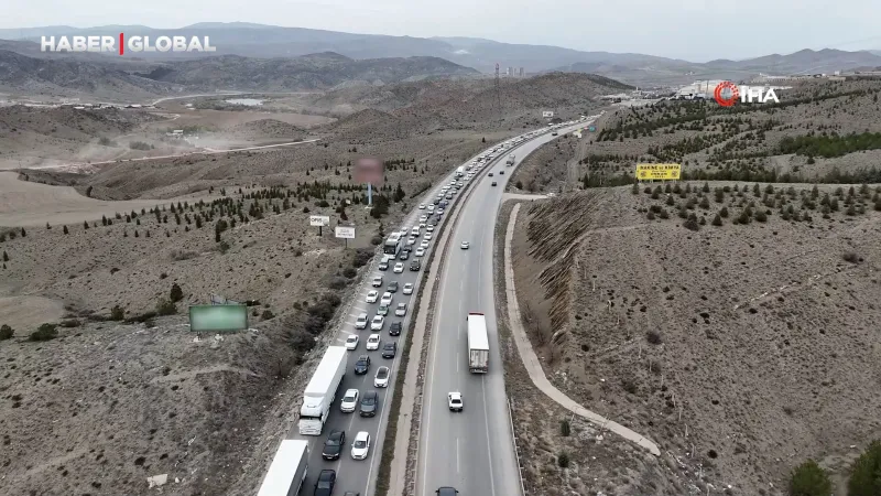 Ramazan Bayramı'nda 43 İlde Trafik Felç Oldu: İşte Drone Görüntüleri