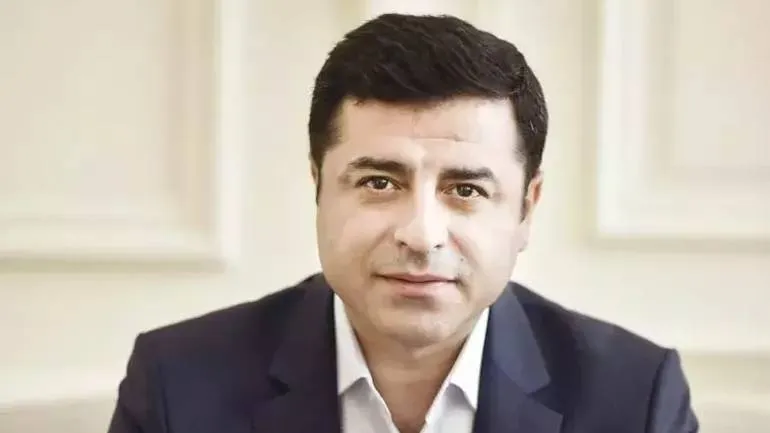 Demirtaş Tahliye mi Oluyor? AKP'den Şok Sinyal!