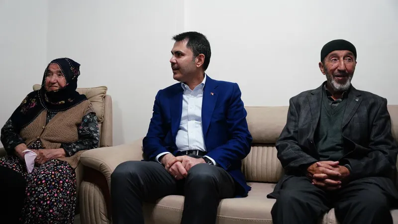 Bakan Kurum'dan Köy Evine Sürpriz Ziyaret! O Aile Çok Şaşırdı