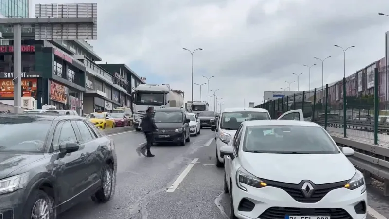 Beylikdüzü'nde Düğün Konvoyuna Feci Kaza! Yaralılar Var