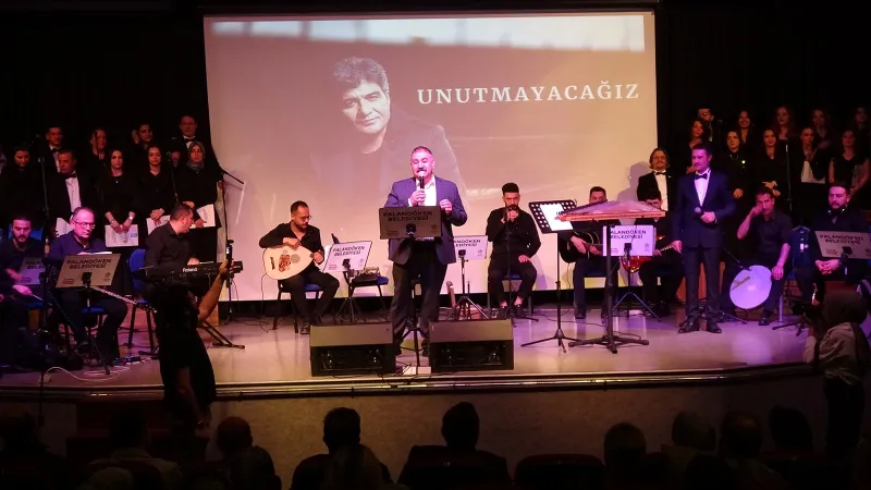 Erzurumlular İbrahim Erkal'ı Unutmadı! Anma Konserinde Duygu Sel Oldu