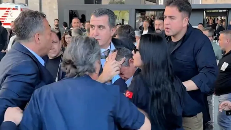 Özgür Özel'e Saldırı! Fatih Altaylı'dan Şok Sözler! Ne Demek İstedi?