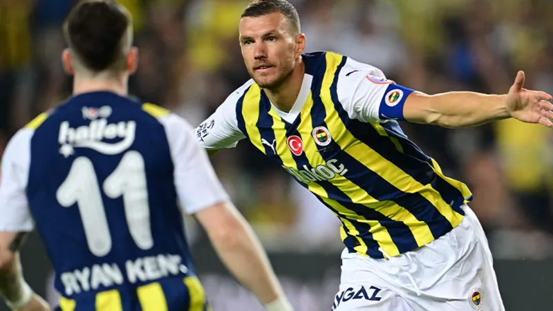 Dzeko Fenerbahçe'den Ayrılıyor mu? İtalyan Devi Peşinde!