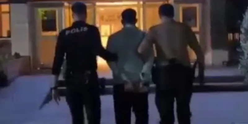 İzmir'de Şok! 30 Yıl Hapis Cezasıyla Aranan Hırsız Yakalandı!