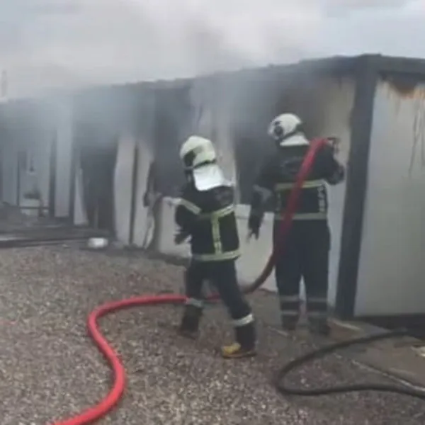 Gaziantep'te Konteyner Kentte Yangın! Depremzedeler Korku Dolu Anlar Yaşadı