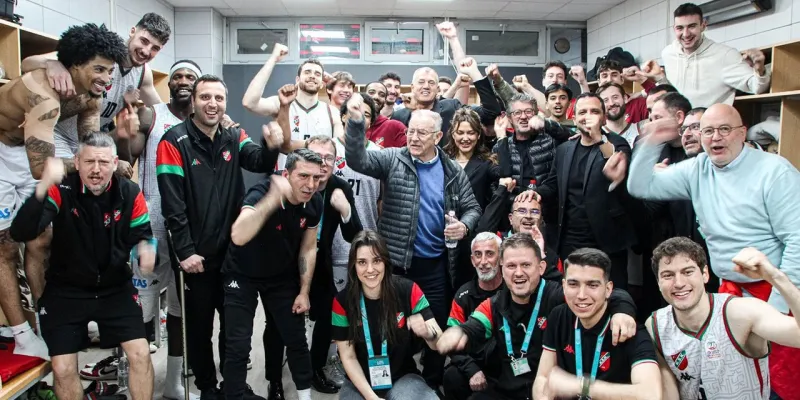 Karşıyaka Mucizesi! Düşmekten Kurtuldu Mu? İşte Detaylar!