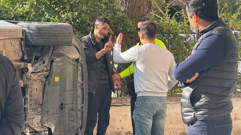 Antalya'da Alkollü Sürücü Kaza Yaptı: Mahalleli Tepki Gösterdi