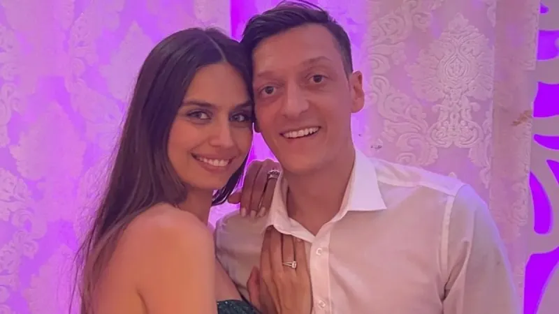 Mesut Özil'in Gizli Yeteneği! Amine Gülşe Açıkladı: Mutfakta Usta mı?