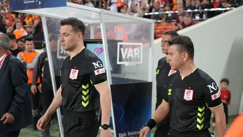 Trabzonspor-GS Maçı Sonrası Bomba İddia: Hakemlik Onuru Mu?