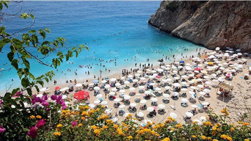 Turizmde Rekor Yolda Mı? 2025'te Turist Akını Bekleniyor!