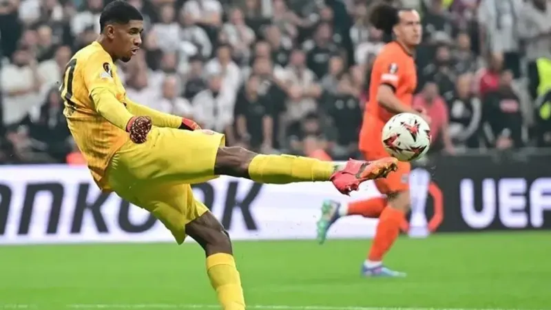 United ve Tottenham Kaleci Transferinde Karşı Karşıya!