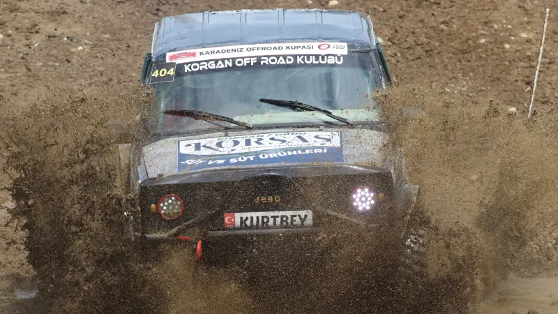 Rize'de Off-Road Tutkunları Coştu! Nefes Kesen Anlar